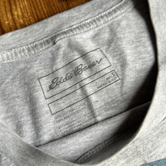 Eddie Bauer Mt Rainier T-Shirt size small - Picture 3 of 5